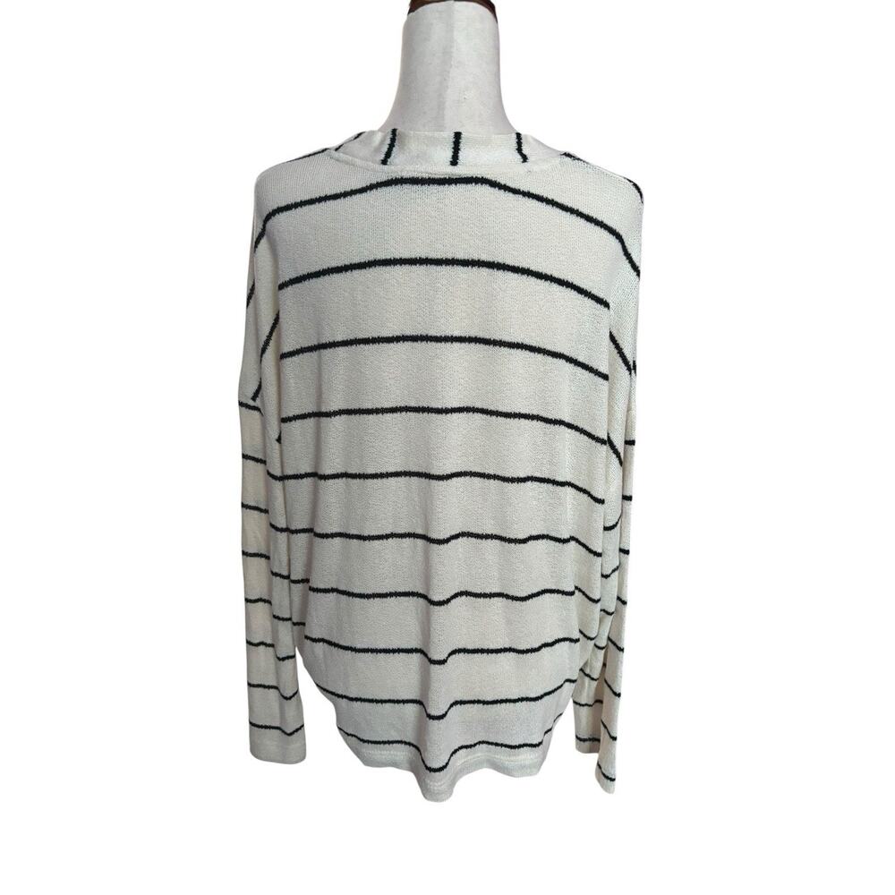 Blu Pepper Cream Black Striped V-Neck Lightweight Sweater Women’s Size Large - Picture 7 of 9